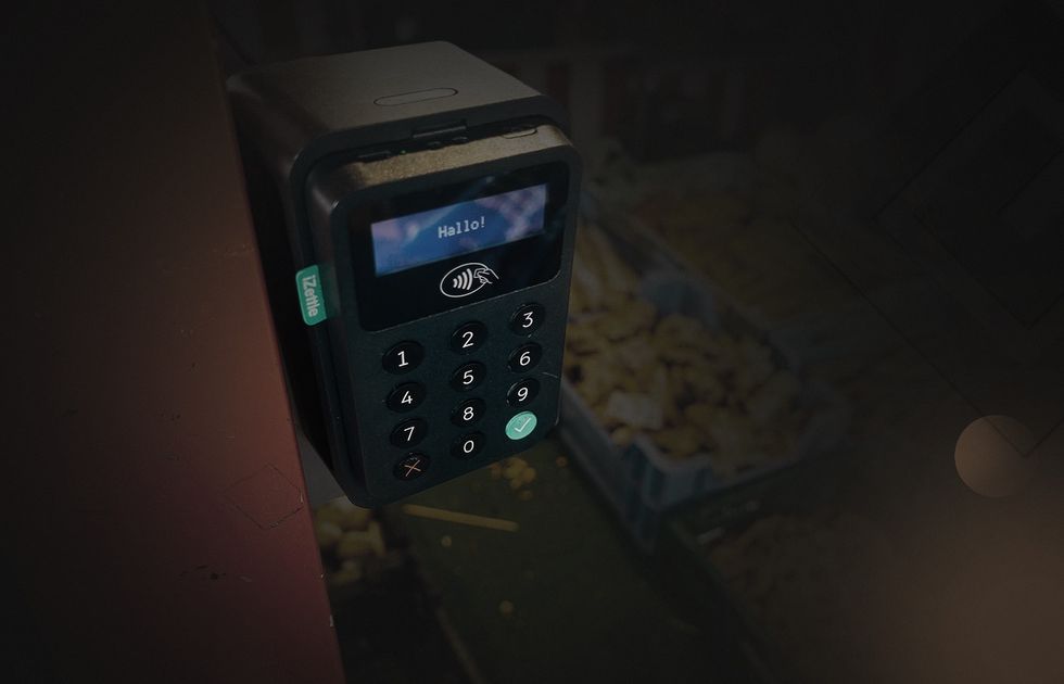 Image of a contactless payment terminal.